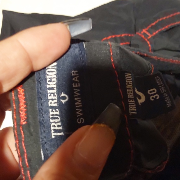 TRUE RELIGION BIG T TSWIM TRUNKS SIZE 30 BLK N RED - Picture 4 of 6